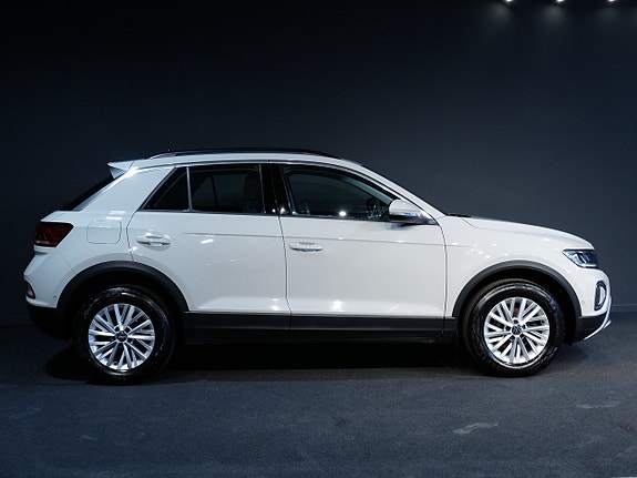 Volkswagen T-Roc 2 of 8