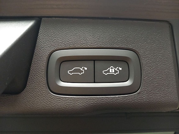 Volvo XC60 10 of 15