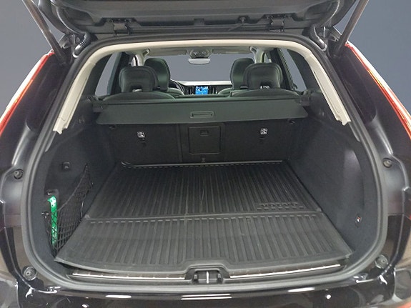 Volvo XC60 12 of 15