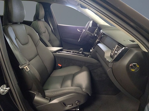 Volvo XC60 7 of 15