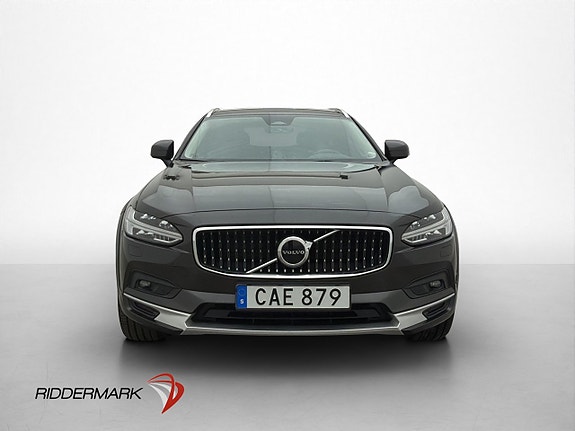 Volvo V90 Cross Country 2 of 5