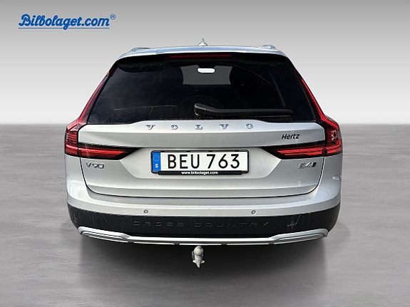 Volvo V90 Cross Country 7 of 17