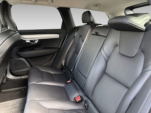 Volvo V90 Cross Country 12 of 17