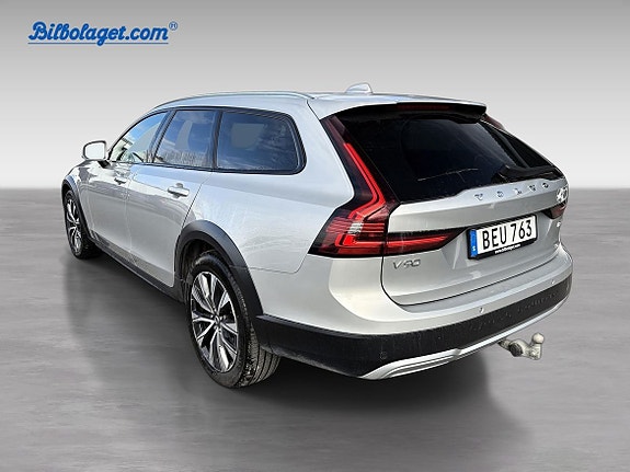 Volvo V90 Cross Country 8 of 17