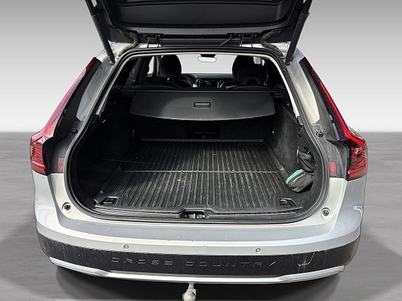 Volvo V90 Cross Country 17 of 17
