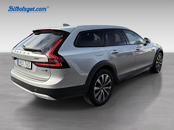 Volvo V90 Cross Country 6 of 17