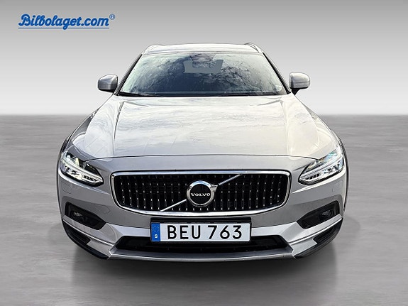 Volvo V90 Cross Country 3 of 5