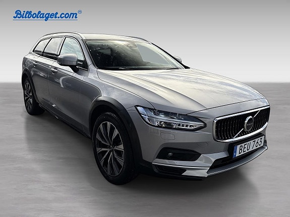 Volvo V90 Cross Country 4 of 5