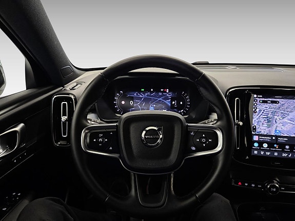 Volvo XC40 7 of 15