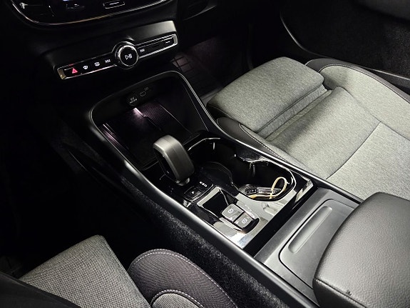 Volvo XC40 11 of 15
