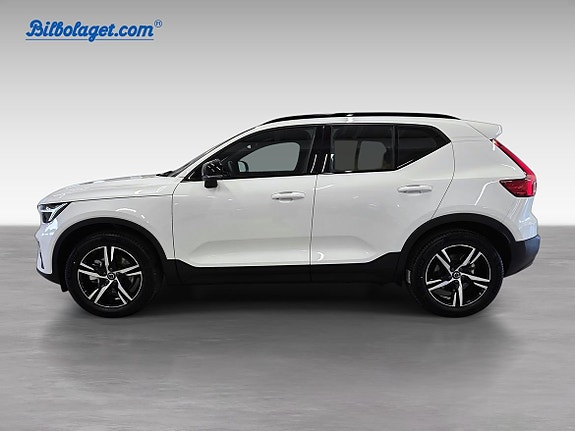 Volvo XC40 3 of 5