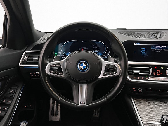 BMW 330e 16 of 30