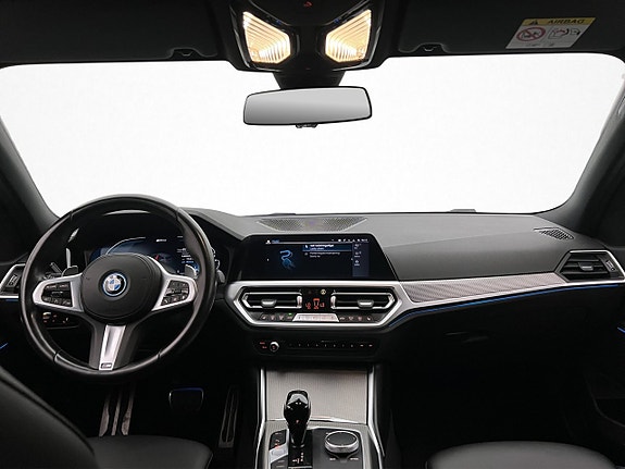 BMW 330e 12 of 30