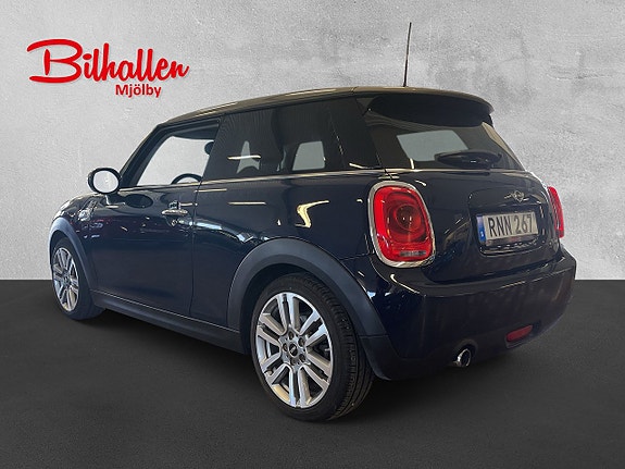 MINI Cooper 4 of 5