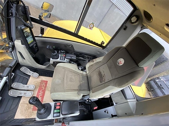 Neuson ET145 3 of 12
