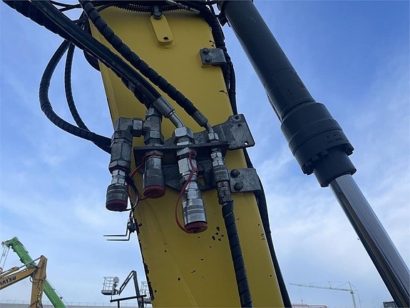 Wacker Neuson ET145 11 of 13