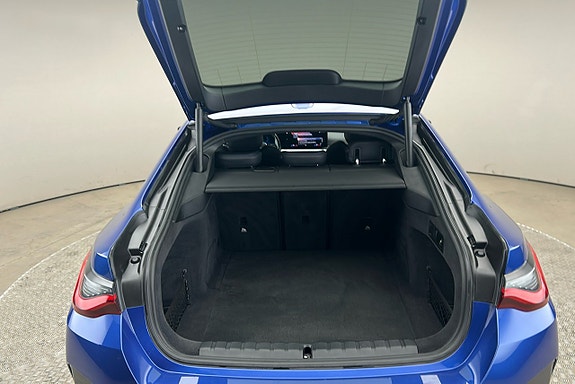 BMW i4 14 of 28