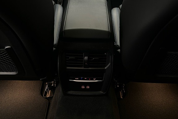 BMW i4 22 of 28