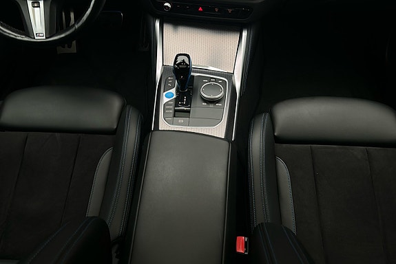 BMW i4 9 of 28