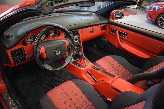 Mercedes-Benz SLK200 11 of 13