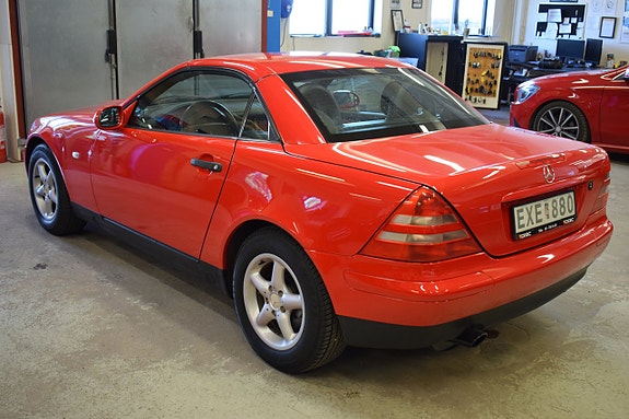 Mercedes-Benz SLK200 8 of 13