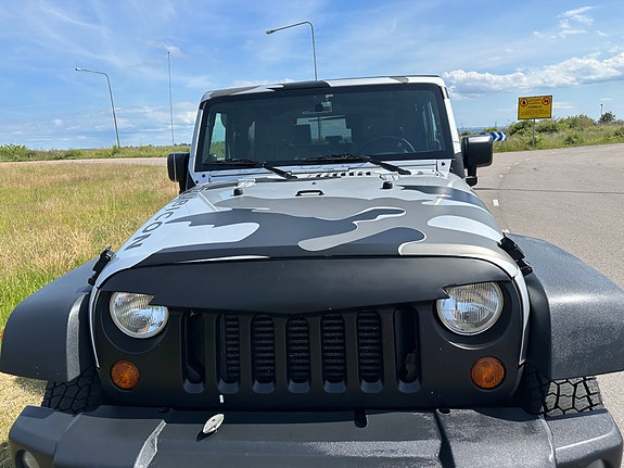 Jeep Wrangler 6 of 14