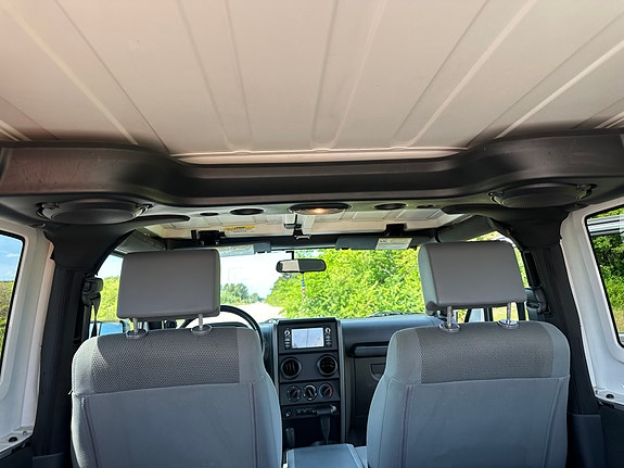 Jeep Wrangler 11 of 14