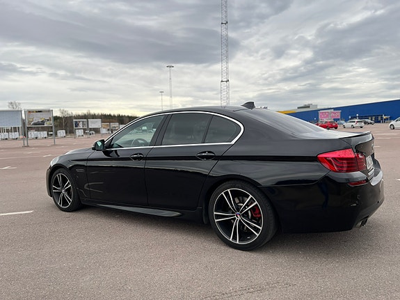BMW 520d 3 of 5