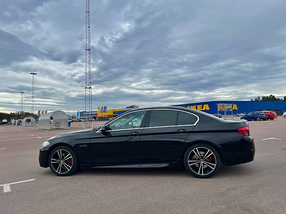BMW 520d 2 of 5