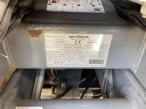 SkyJack SJ6832 RT 10 of 12