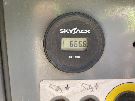 SkyJack SJ6832 RT 12 of 12