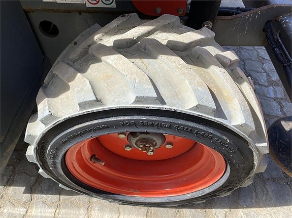 SkyJack SJ6832 RT 6 of 12