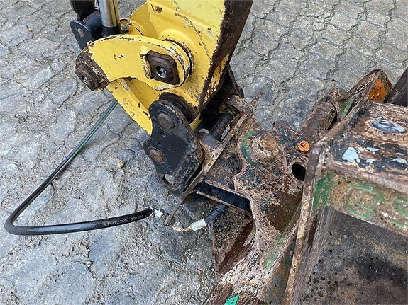 Yanmar SV18 10 of 11
