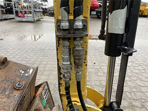 Yanmar SV18 9 of 11