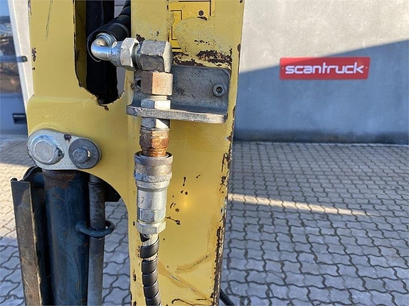Yanmar SV18 9 of 12
