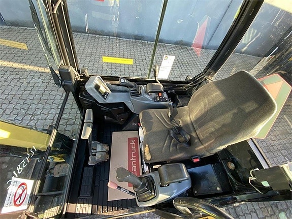 Yanmar SV18 3 of 12