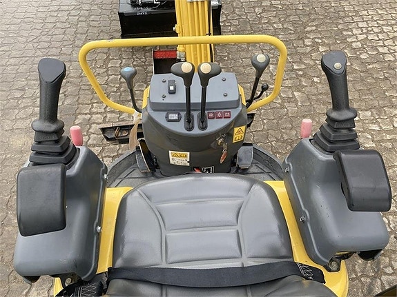 Yanmar VIO12 3 of 10