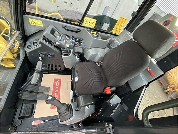 Yanmar VIO80-1A 3 of 12