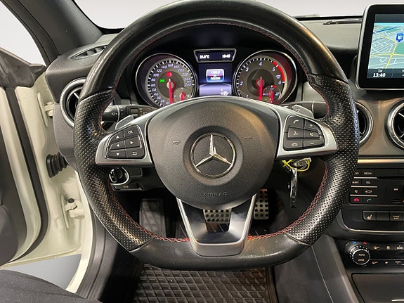 Mercedes-Benz CLA220 d 13 of 25