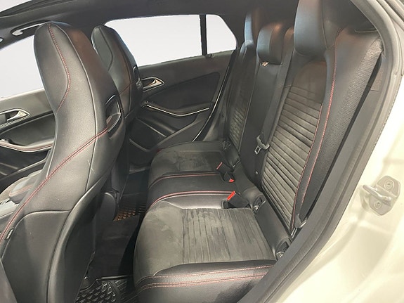 Mercedes-Benz CLA220 d 14 of 25