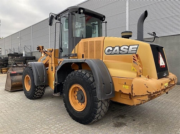 CASE 721F 2 of 5