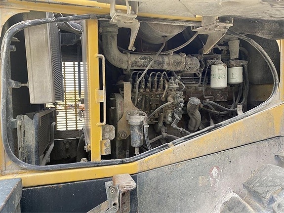 Komatsu WA380-5 8 of 12