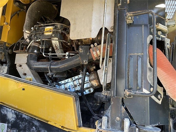Komatsu WA470-7 9 of 12