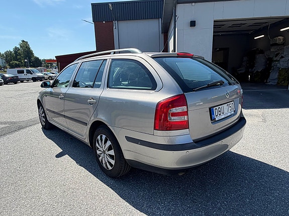 Skoda Octavia 3 of 5