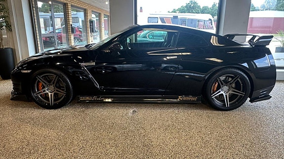 Nissan GT-R 15 of 15
