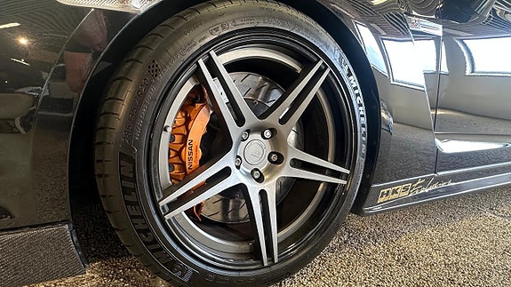 Nissan GT-R 10 of 15