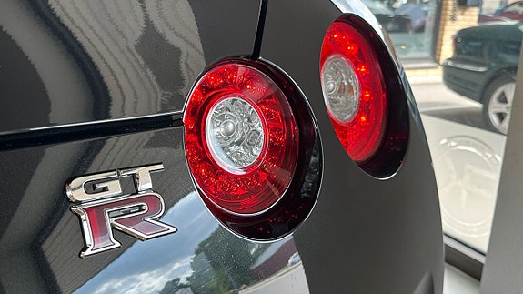 Nissan GT-R 13 of 15
