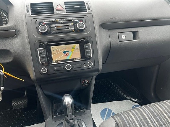 Volkswagen Touran Cross 9 of 12