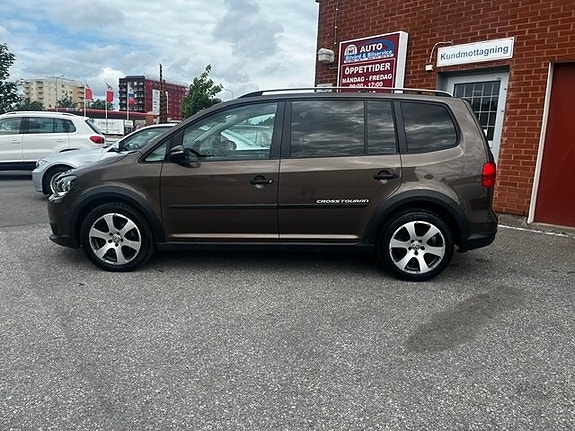 Volkswagen CrossTouran 2 of 5