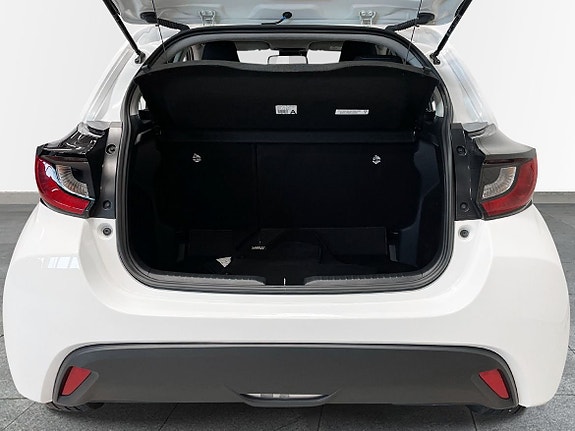 Toyota Yaris 5 of 5